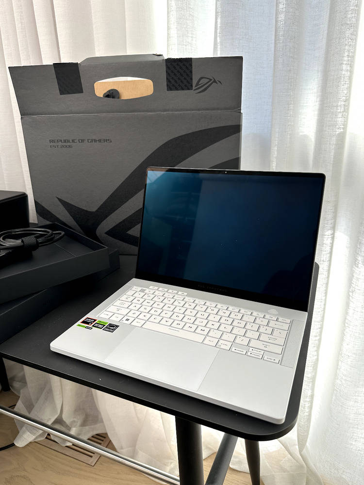 2024 ASUS ROG Zephyrus G14 GA403U White Gaming Laptop