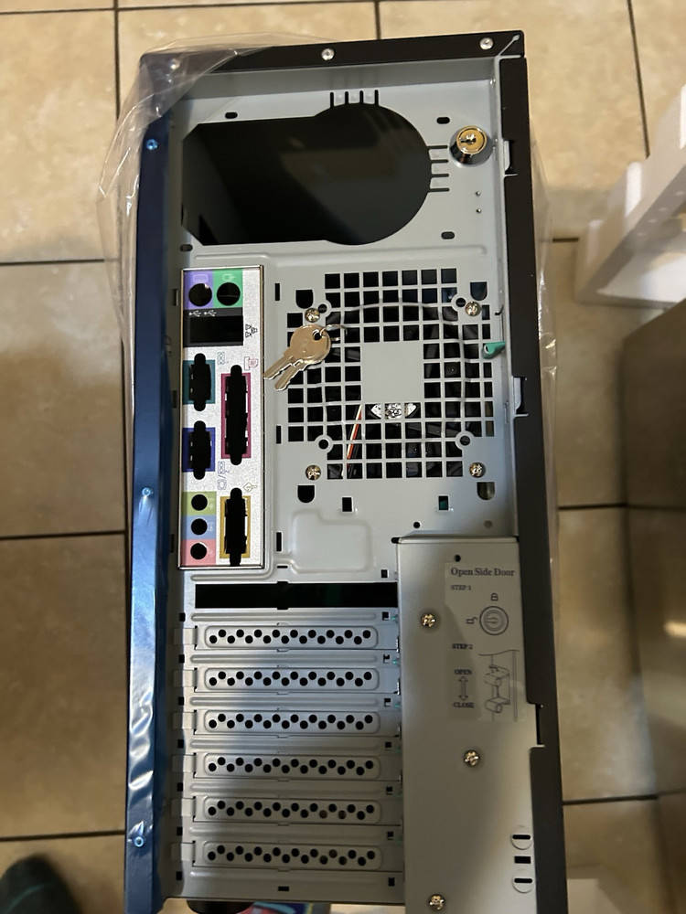 Sleek and Discreet Sleeper Computer Case