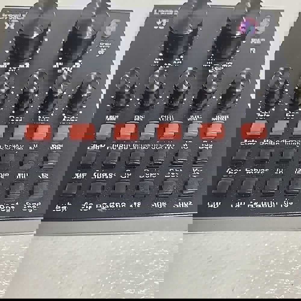 V8 USB Audio Mixing Sound Card for Enhanced Singing and Live Performances