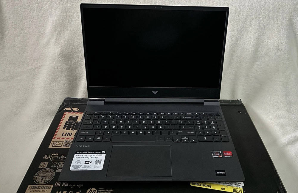 HP Victus 15.6 Gaming Laptop with AMD Ryzen 5-7535HS, Radeon RX 6550M