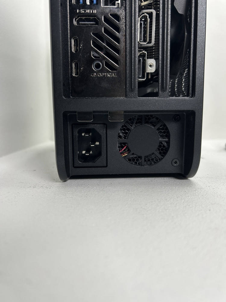 Intel NUC9QN i5-9300H Gaming Mini PC with RTX 2060