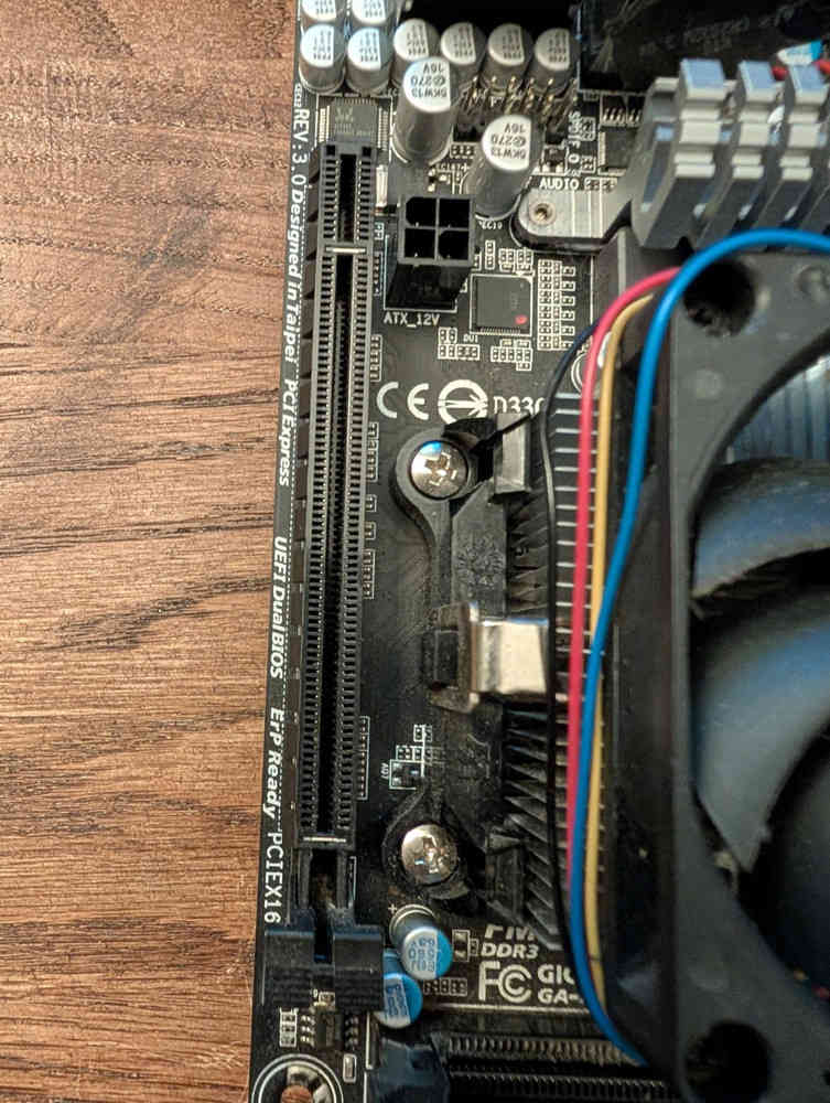 Gigabyte GA-F2A88XN-WIFI Motherboard with AMD A4 7300 APU