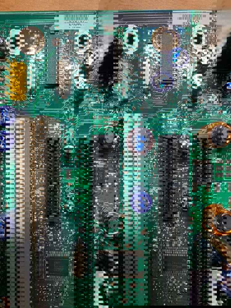 Intel D946GZIS Motherboard with Intel CPU and IO Shield - TESTED