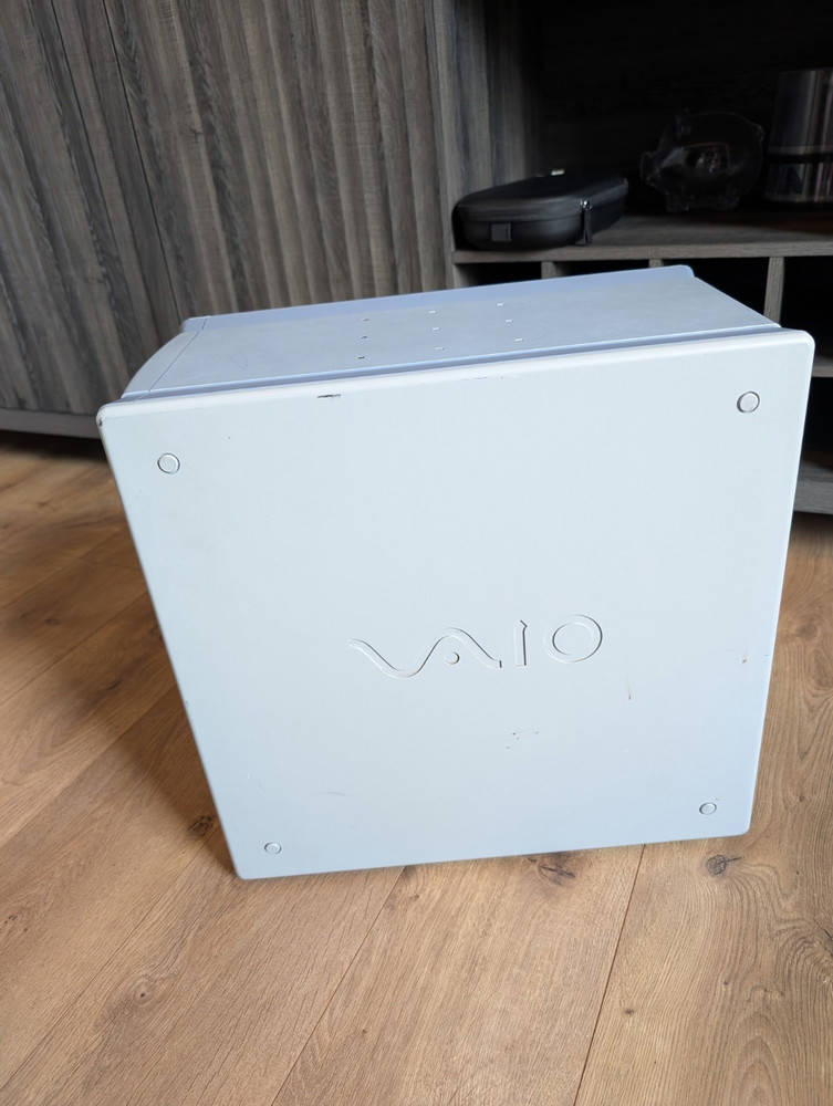 Sony VAIO PCV-RX462DS with Windows XP Home Edition and Intel Pentium 4 Processor