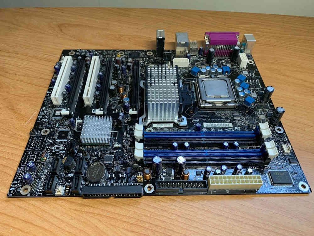 Intel D975XBX2 ATX Motherboard with Core 2 Duo 2.4GHz - Tested