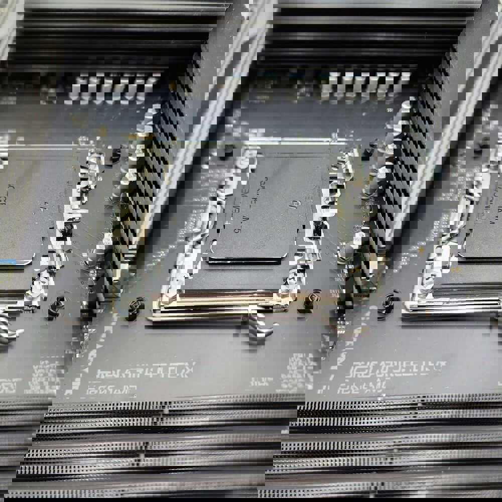 GIGABYTE B650 AORUS Elite AX - High-End AMD B650 ATX Motherboard