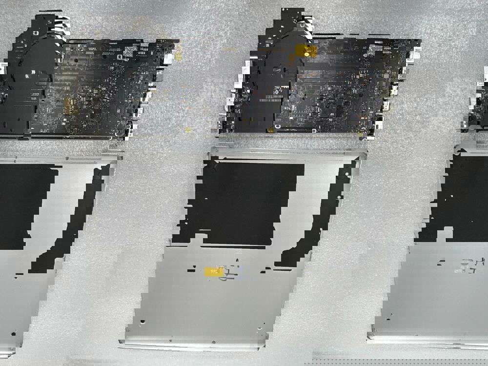 Apple MacBook Pro 13 A1502 2013/2014 Logic Board with 2.4GHz i5, 8GB RAM