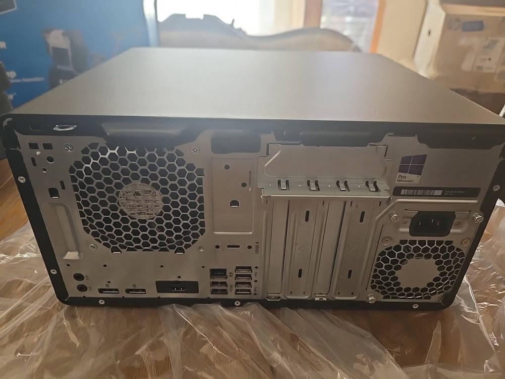 HP ProDesk 600 G3 MT Business PC with Intel i7-7700, 16GB RAM, 256GB SSD