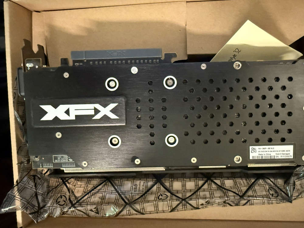 XFX AMD Radeon R9 390 8GB GDDR5 Graphics Card Bundle