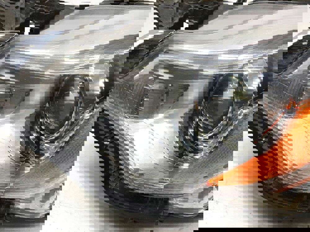 2014-2017 Maserati Quattroporte Left Driver Front Xenon Headlight Lamp OEM