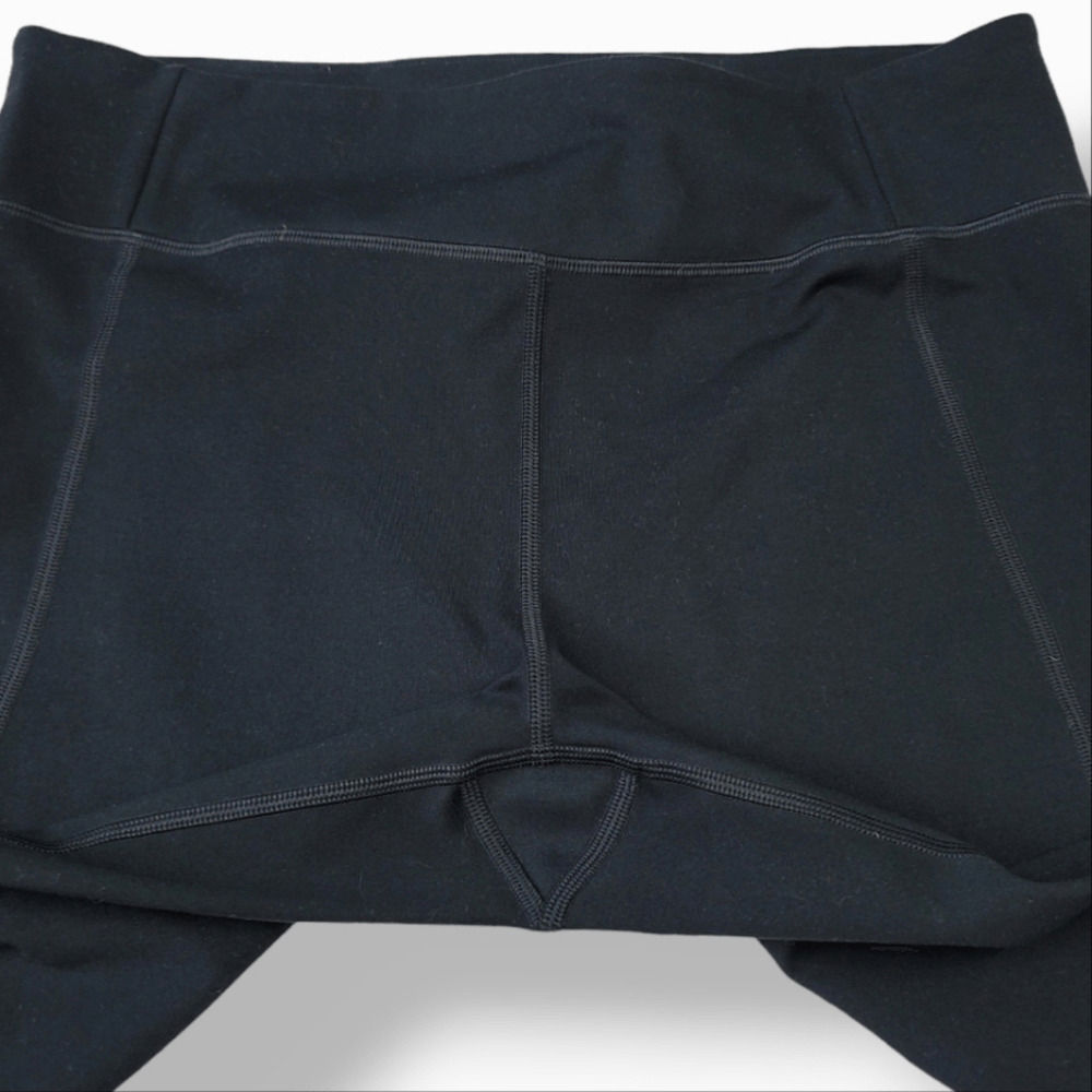 High-Waisted Compressive Capri Leggings in Black for Women