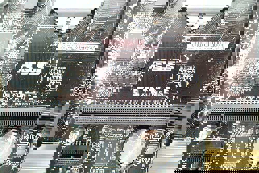 ASUS Q170M-C Intel Q170 DDR4 LGA1151 Micro ATX Motherboard