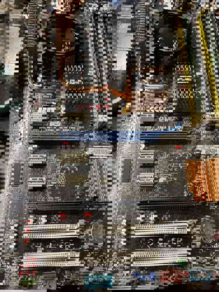 ASUS P5Q PRO Turbo Intel LGA 775 ATX Motherboard with CPU