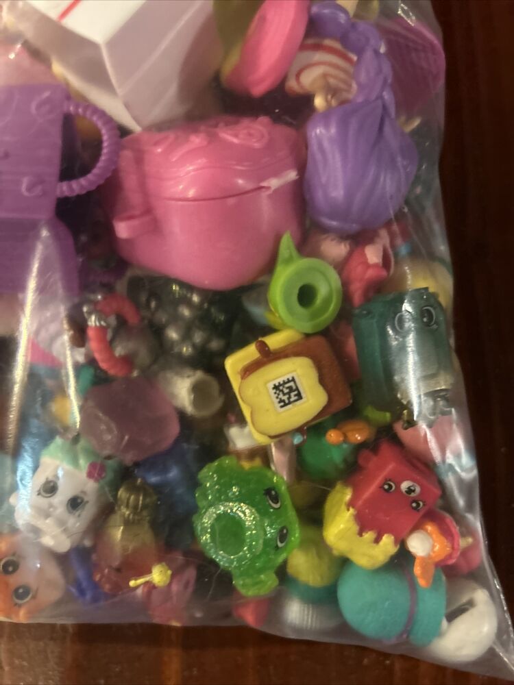 Shopkins Action Figures and Mini Vinyl Dolls Collection Set