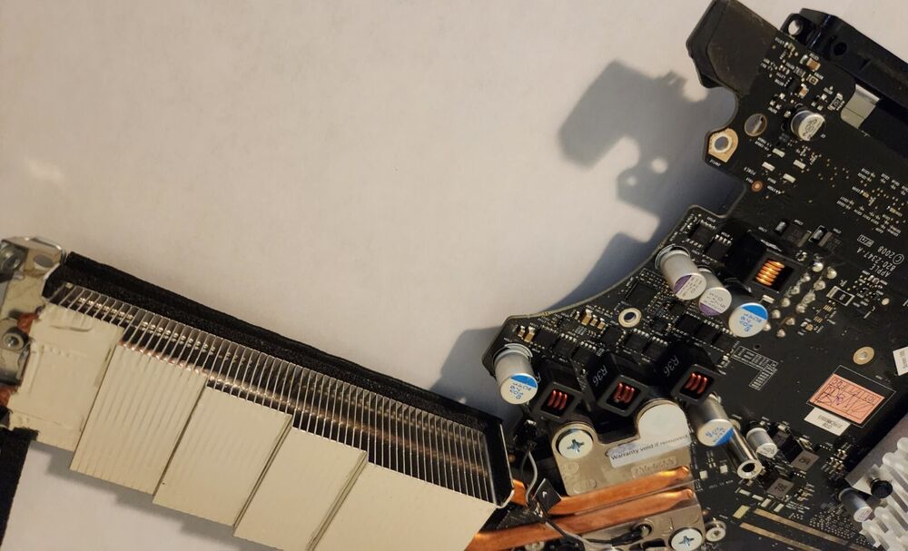 Apple iMac 20 A1224 Logic Board with CPU, IO Panel, Heatsink