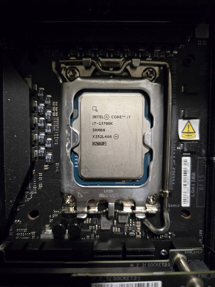ASUS ROG Strix Z690-I Mini-ITX Motherboard with Intel Core i7-13700K CPU Combo