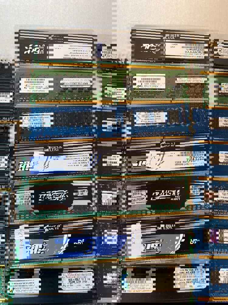 46-Piece Assorted DDR2/DDR3/DD4 RAM Memory Kit