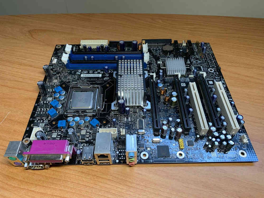 Intel D975XBX2 ATX Motherboard with Core 2 Duo 2.4GHz - Tested