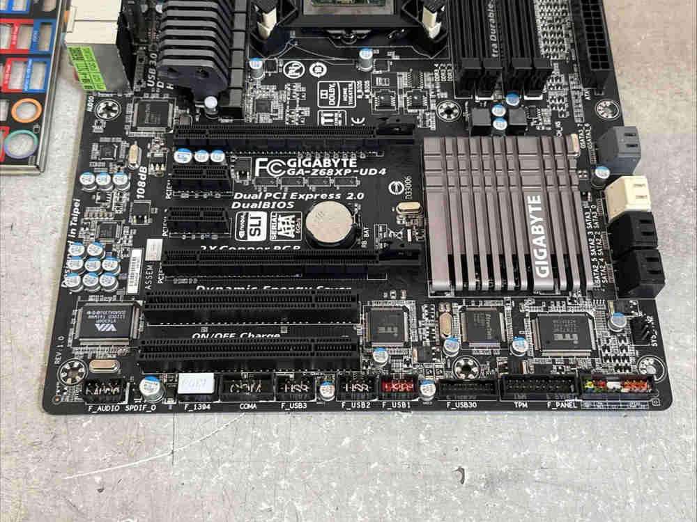 Gigabyte GA-Z68XP-UD4 Motherboard with i7-2600K Processor Bundle