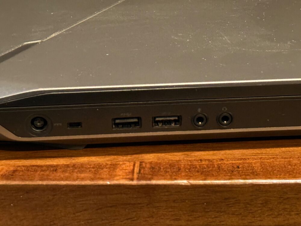 Alienware 15 R2 Gaming Laptop - High-Performance Gaming Machine