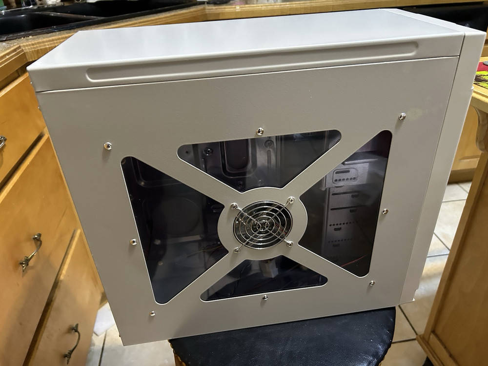 Sleek and Discreet Sleeper Computer Case