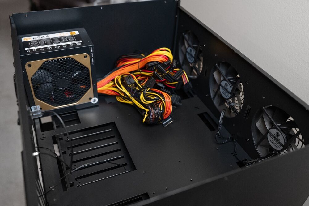 Chia Harvester JBOD Kit - Maximize Storage with 44x 3.5" HDDs