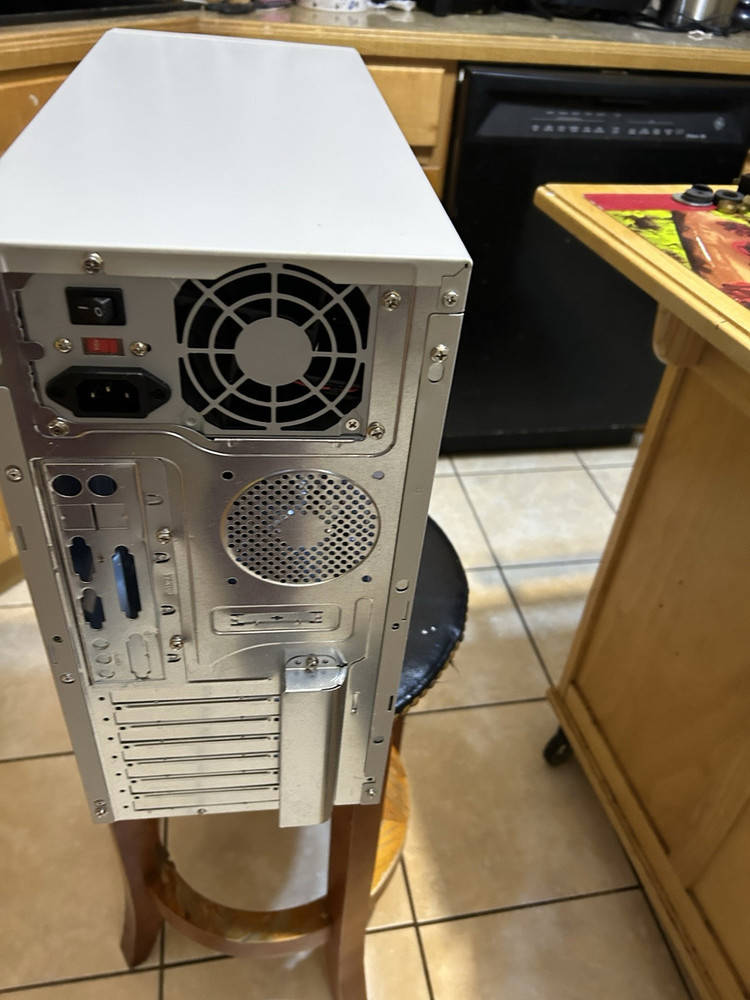 Sleek and Discreet Sleeper Computer Case