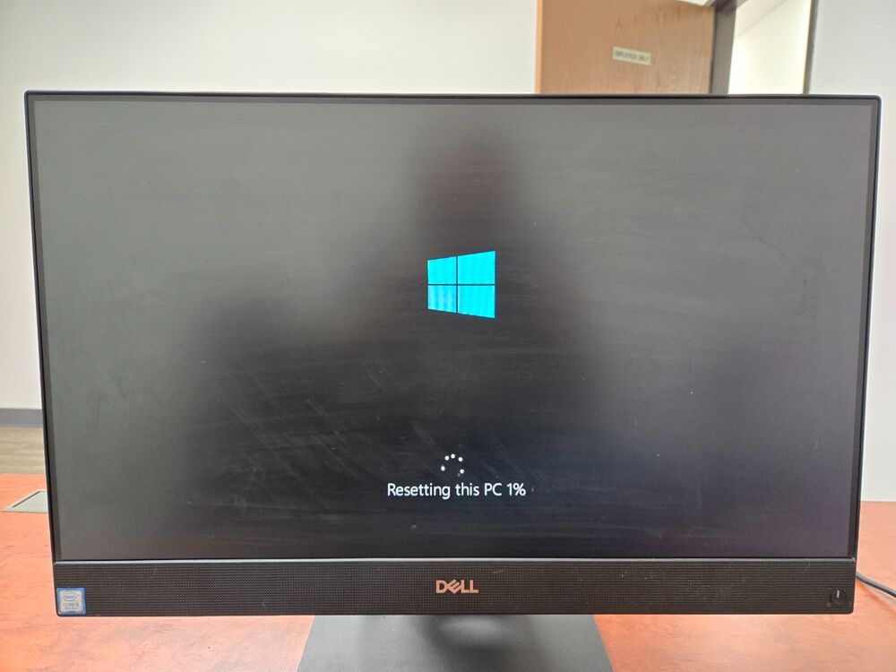 Dell Inspiron 5477 AIO 24" Touchscreen FHD Desktop PC
