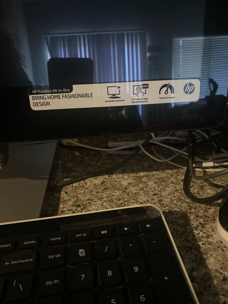 HP All-in-One Desktop Computer 22in a113 with 2.90 GHz, 4.00 GB RAM, Pen and Touch Support