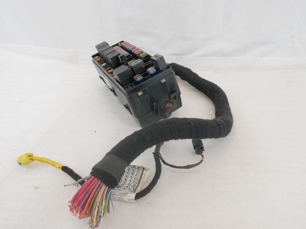 2014-2017 Maserati Ghibli S 3.0L V6 RWD OEM Rear Fuse Relay Box with Cover