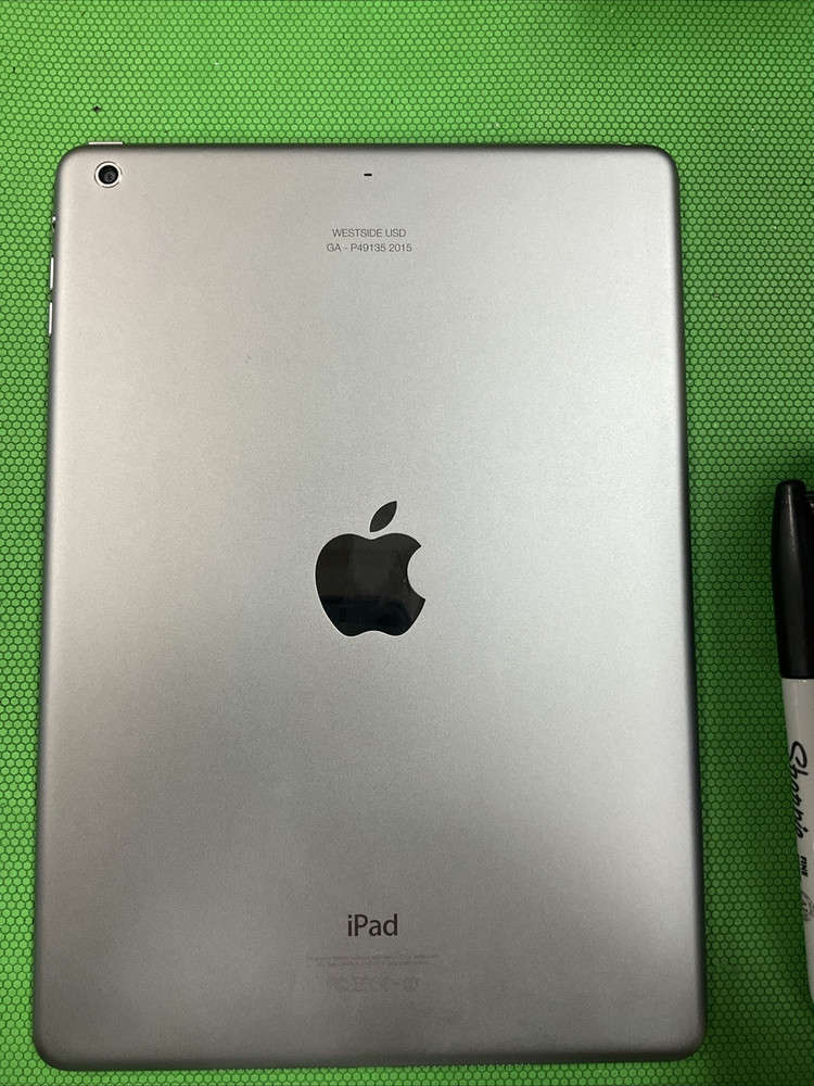 Apple iPad Air 16GB Wi-Fi 9.7-inch Tablet with iOS 12.5.7