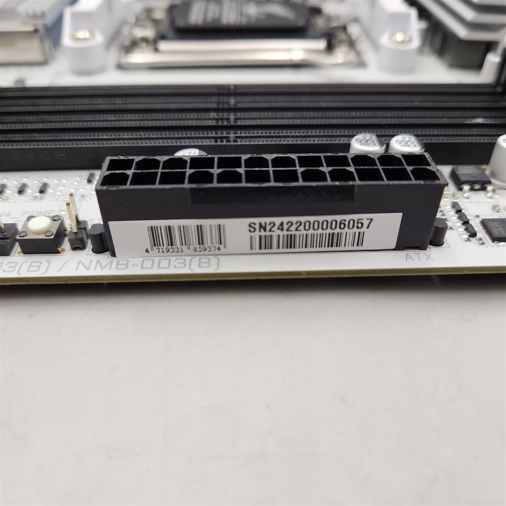 GIGABYTE B650 AORUS Elite AX ICE Motherboard