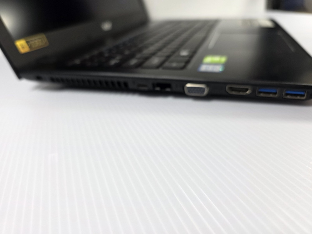 Acer Aspire E5-575G-53VG Laptop with Intel Core i5, 8GB RAM, 256GB SSD, 15.6" NVIDIA Display