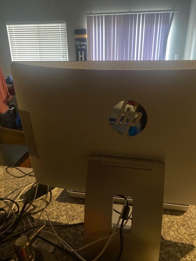 HP All-in-One Desktop Computer 22in a113 with 2.90 GHz, 4.00 GB RAM, Pen and Touch Support
