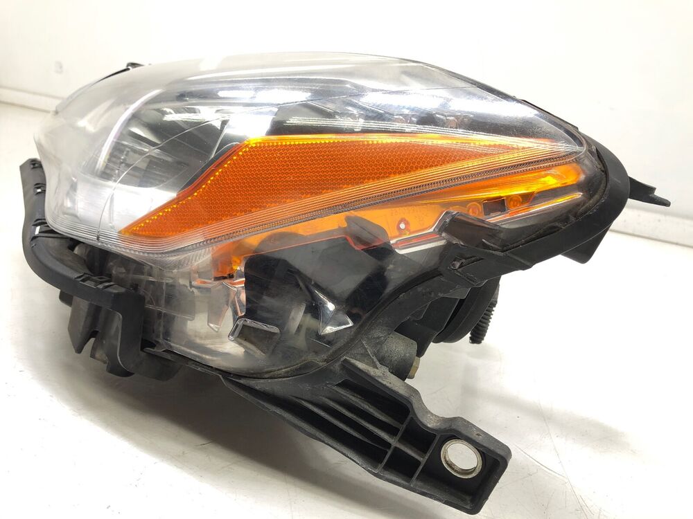 2014-2017 Maserati Quattroporte Left Driver Front Xenon Headlight Lamp OEM