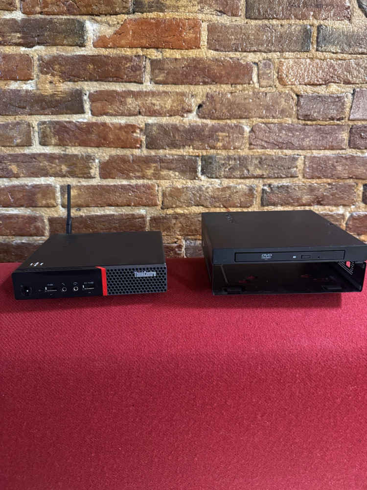 Lenovo ThinkCentre M715Q Desktop PC