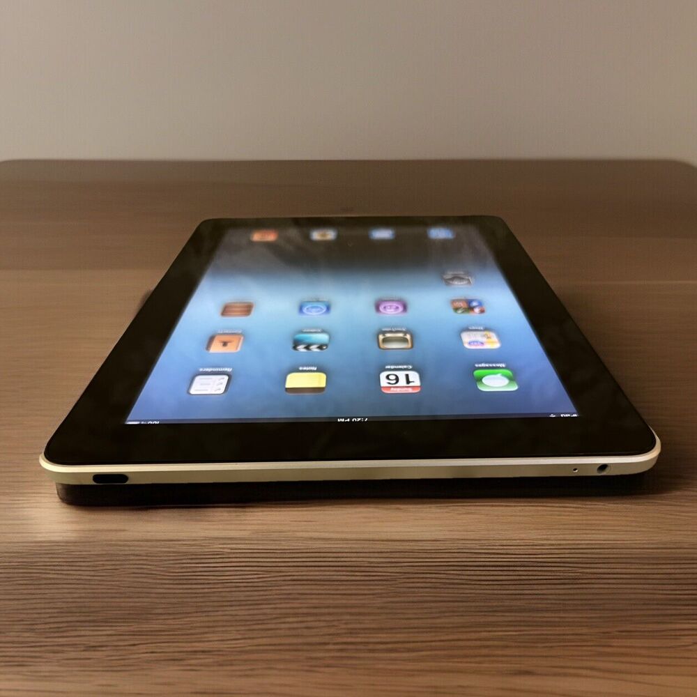 Apple iPad 1st Generation 9.7" 16GB Wi-Fi - Grade B+