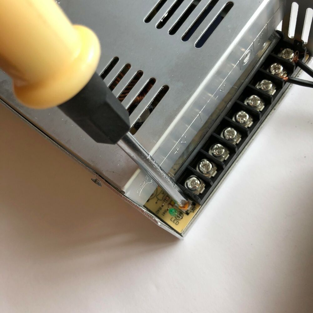 30 Amp Adjustable Ham Radio Power Supply with Preset at 13.8V