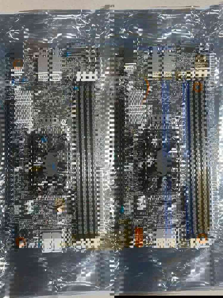 GIGABYTE MB10-DATTO Motherboard with CPU - High-Performance Computing Solution