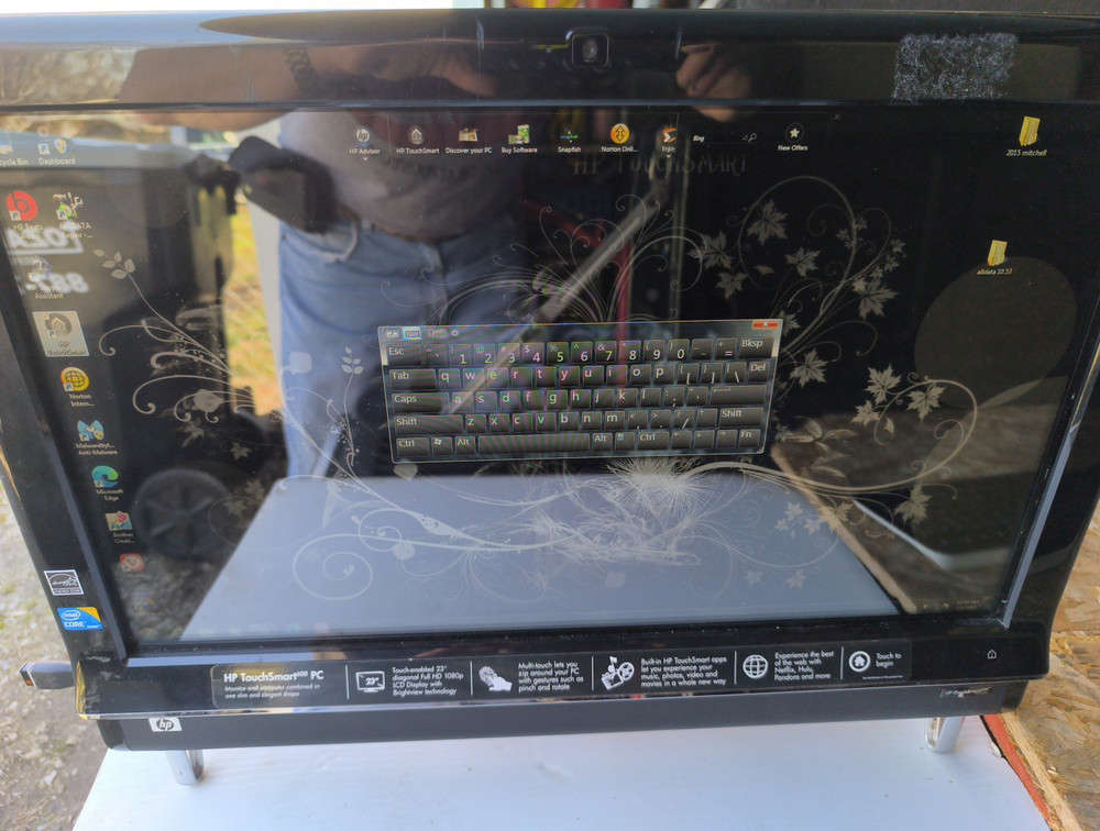 Hp TouchSmart 600 AIO i3 2TB 4GB Desktop with All Data and Mitchell Repair Software, TV Included