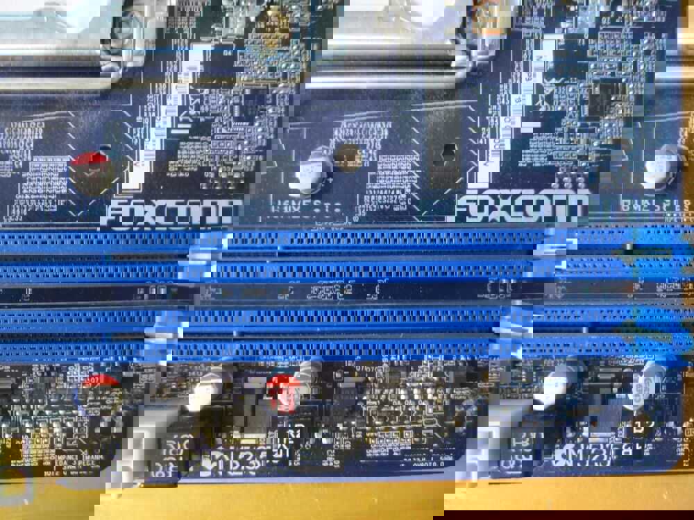 Foxconn H61MXE Intel H61 LGA1155 mATX DDR3 Motherboard