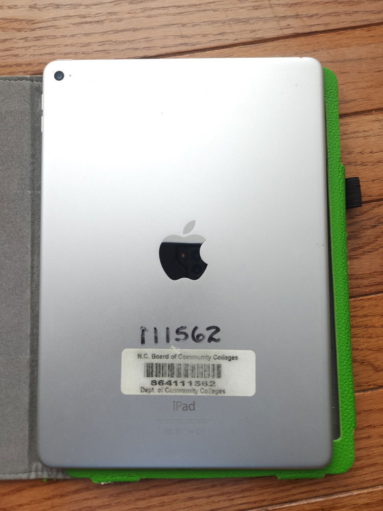 Apple iPad Air 2 64GB Wi-Fi Tablet - White/Silver (MGKM2LL/A) A1566