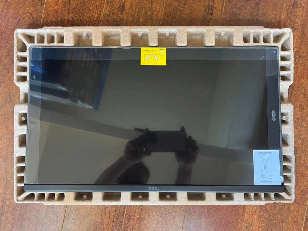 22" FHD Bezel-Less Monitor with 100Hz Refresh Rate and HDMI Cable