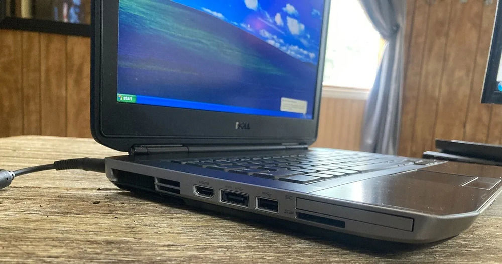 14.1" Dell E5420/30 Laptop - Windows 7 Pro 64 Bit, Intel i5 2.5GHz, 4GB RAM, 250GB HDD, DVDRW