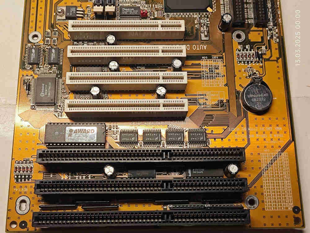 Vintage Gigabyte GA-586STX2 Motherboard with CPU and 128MB RAM