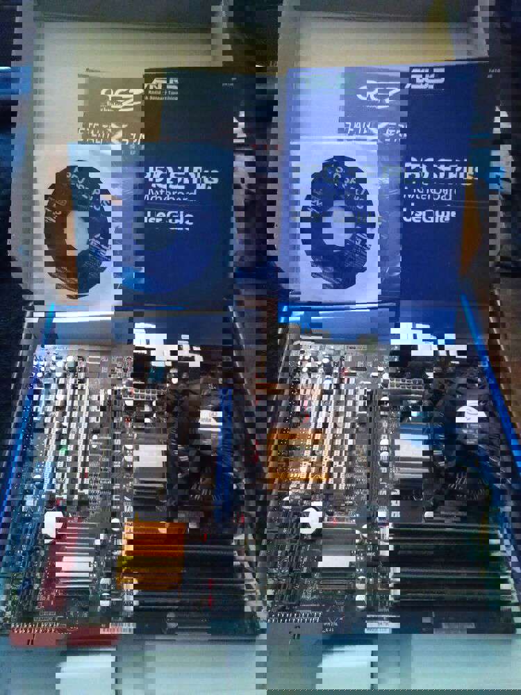 ASUS P5Q-E Intel P45 DDR2 LGA 775 ATX Motherboard with 8GB RAM