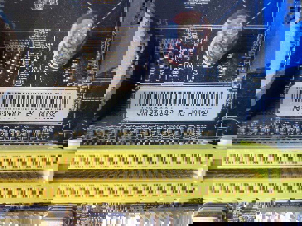 Foxconn H61MXE Intel H61 LGA1155 mATX DDR3 Motherboard