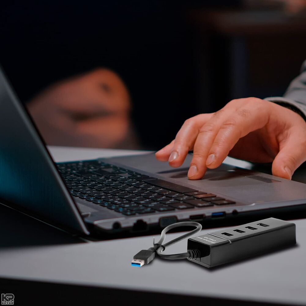 High-Speed USB 3.0 Hub with 4 Ports for Laptops and PCs