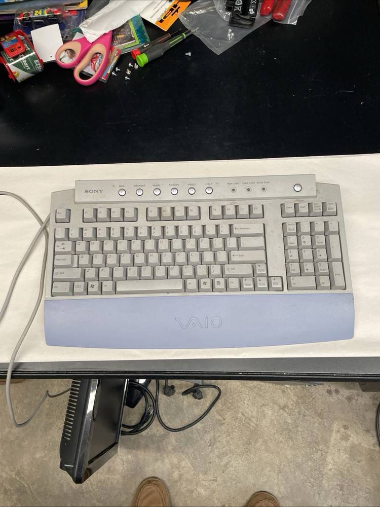 Vintage Sony VAIO Wired Keyboard with Armrest - PCVA-KB1P/UB