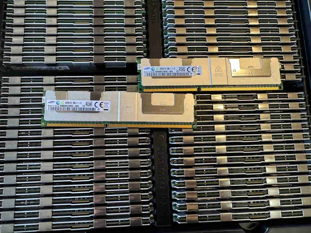 Samsung 64GB 8Rx4 PC3-12800L LRDIMM ECC DDR3-1600 Memory RAM